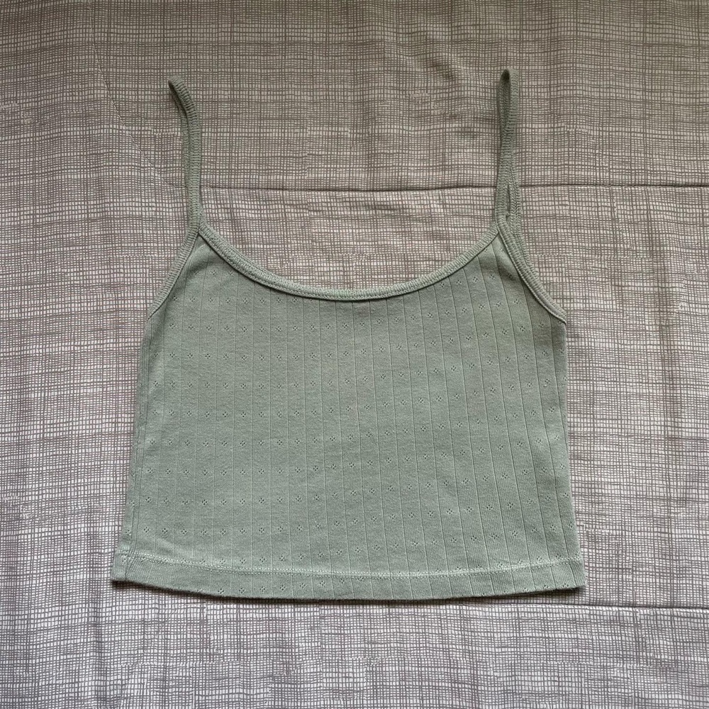 ⚡️SOLD ON DEPOP⚡️brandy melville green skylar tank